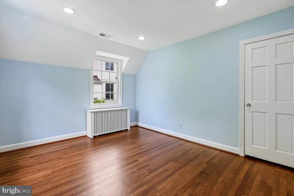 Photo of 7505 GLENDALE ROAD