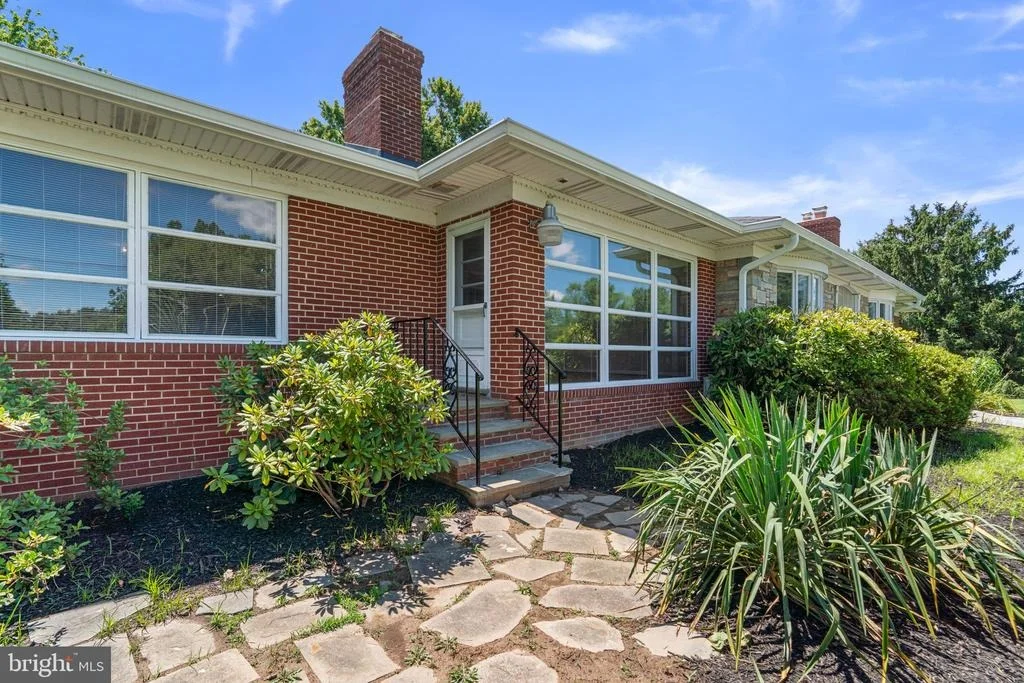 Photo of 18015 MUNCASTER ROAD