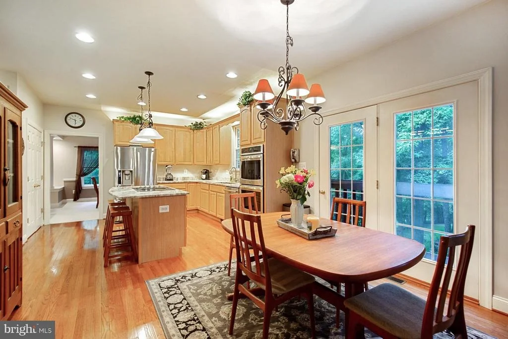 Photo of 325 SPLIT OAK LANE
