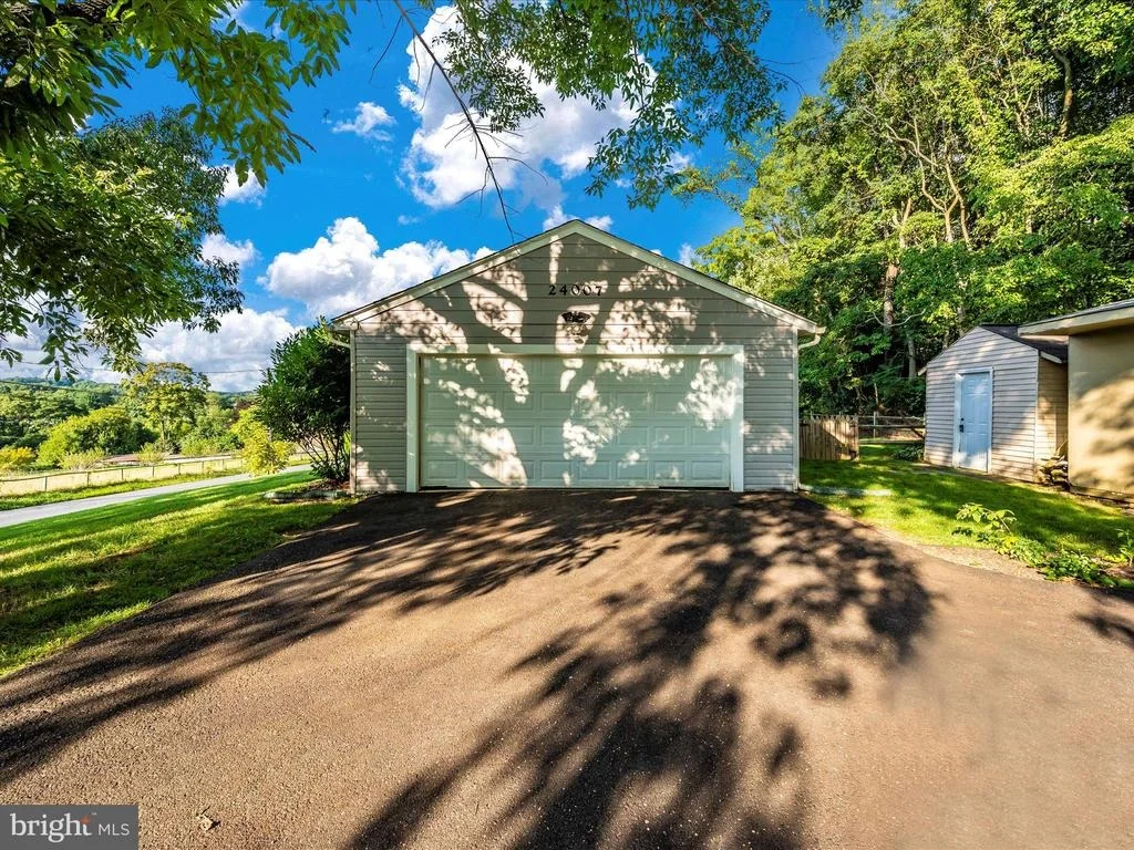 Photo of 24007 STRINGTOWN ROAD