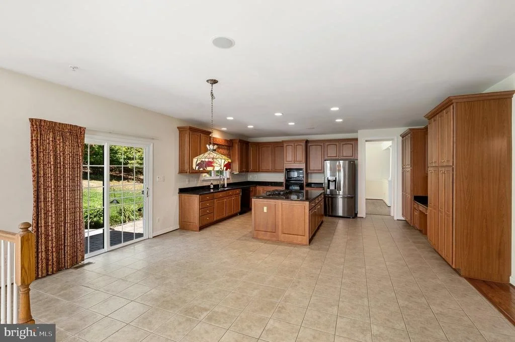 Photo of 915 ZENITH DRIVE