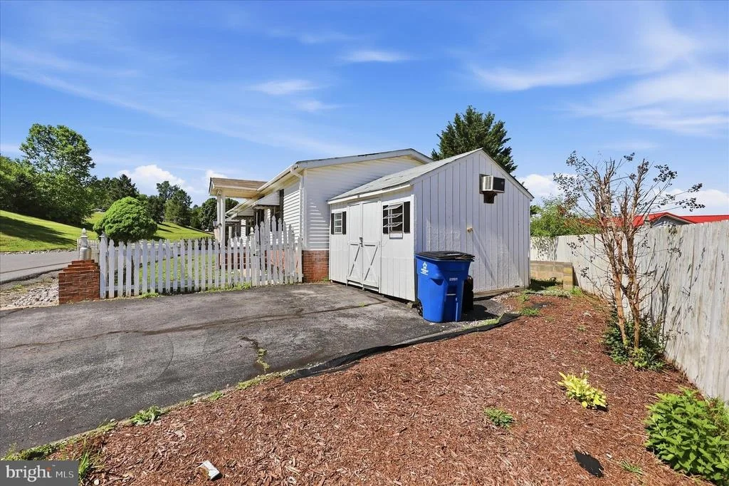 Photo of 16256 MCGREGOR DRIVE