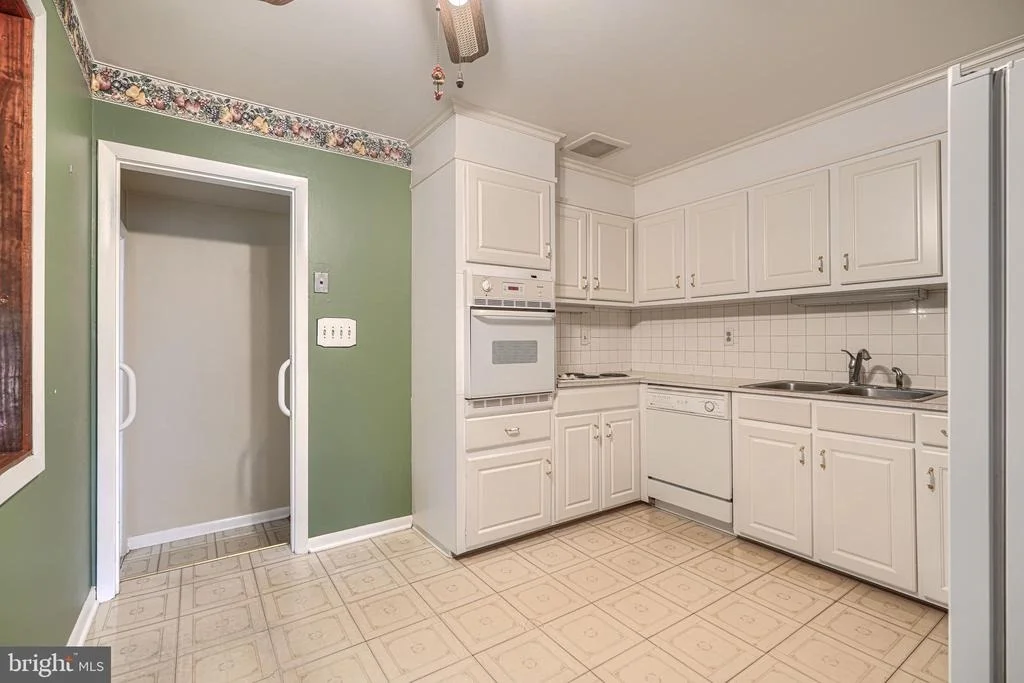 Photo of 323 MONTGOMERY DRIVE
