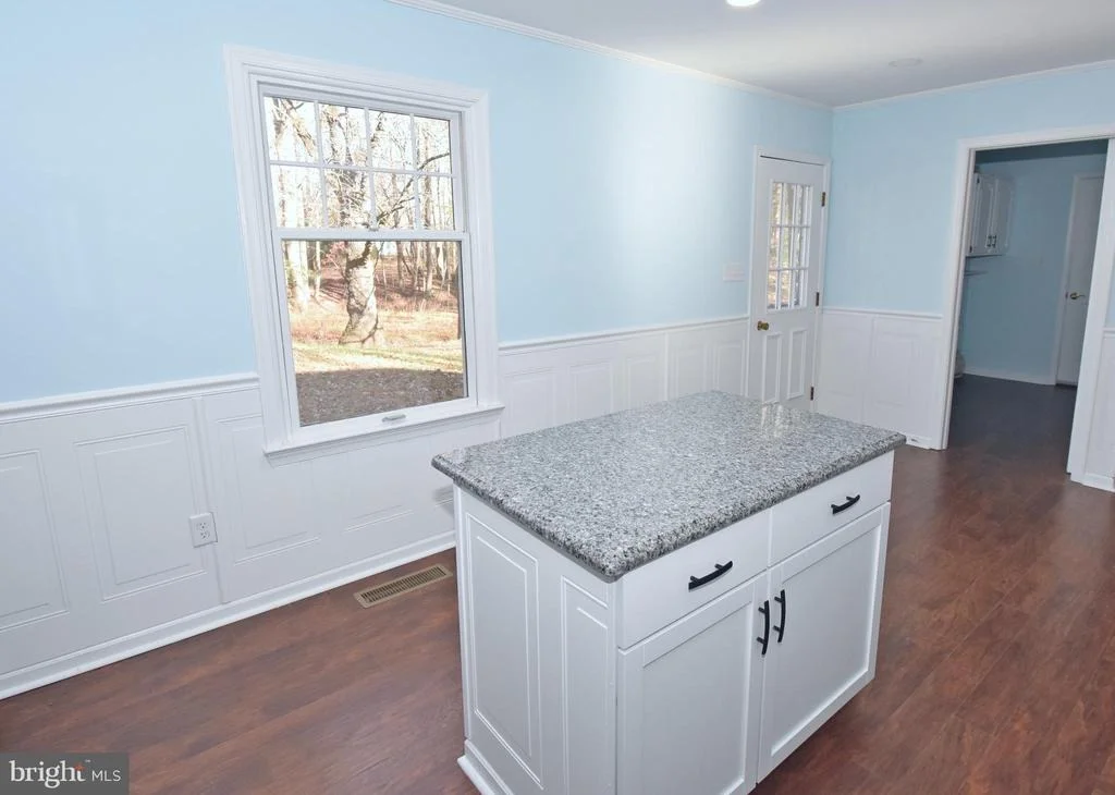 Photo of 4011 GROSSE POINT DRIVE