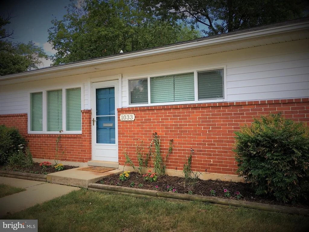 Photo of 1033 MARKSWORTH ROAD