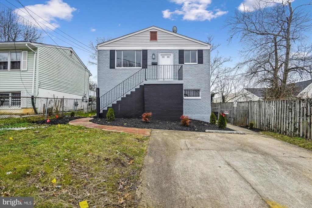 Photo of 610 IVYLEAF AVENUE