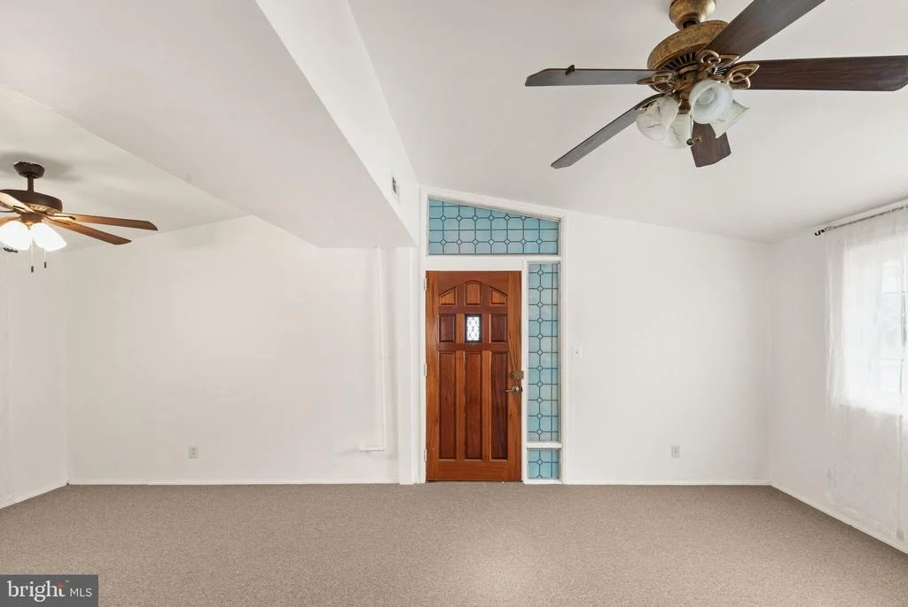 Photo of 208 GLOUCESTER DRIVE