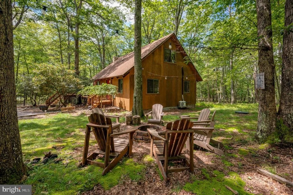 Photo of 61 FREDERICK CIRCLE