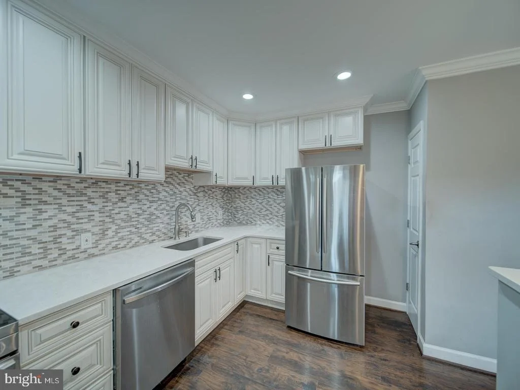 Photo of 2407 SAINT CLAIR DRIVE