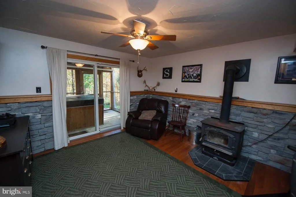 Photo of 828 WILDA DRIVE