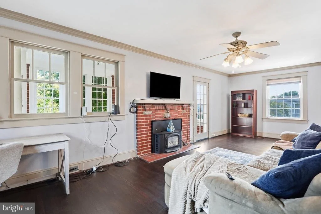 Photo of 5921 QUINN ROAD