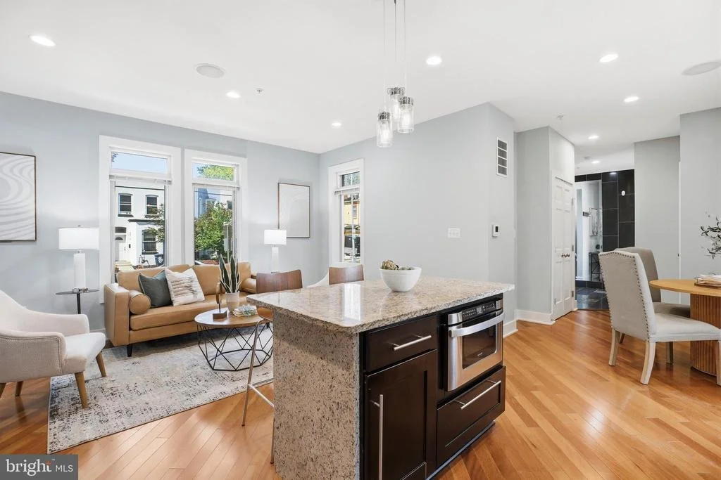 Photo of 915 3RD STREET NE