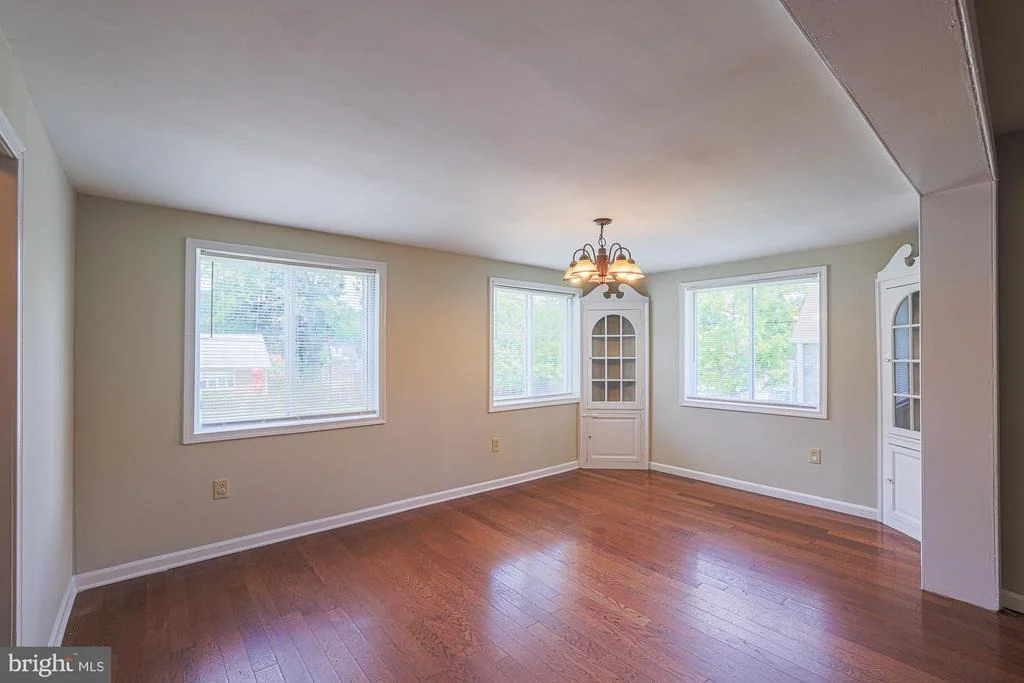 Photo of 6206 WINNER AVENUE