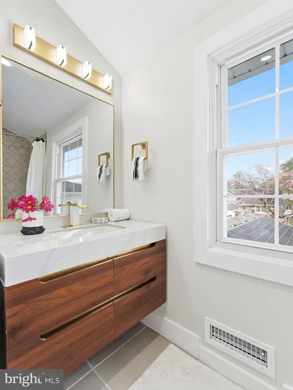 Photo of 206 RAMBLEWOOD