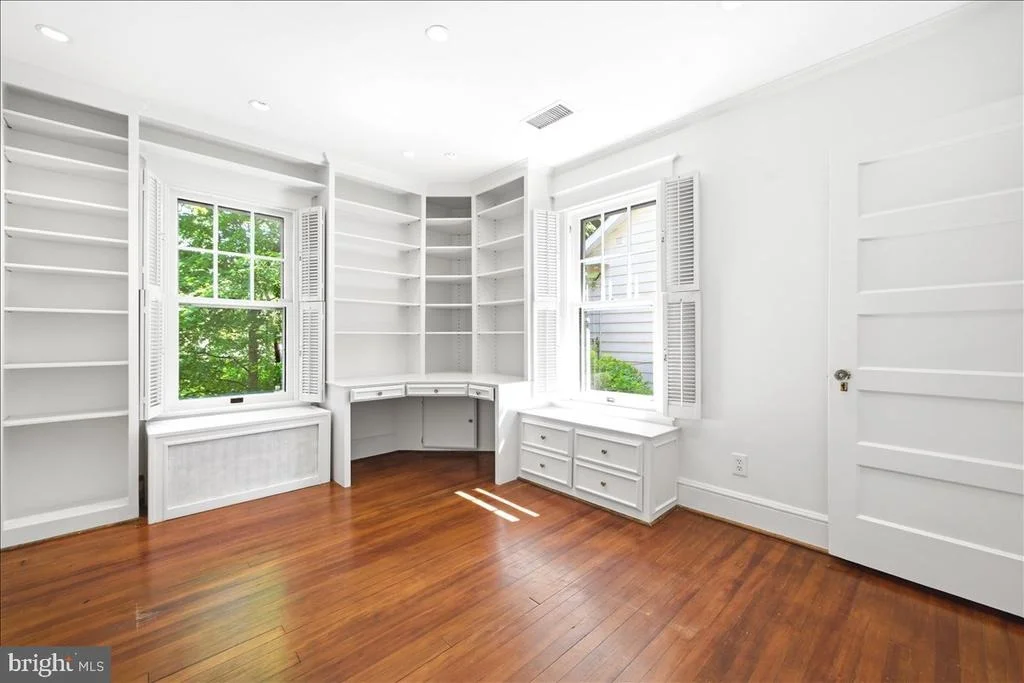 Photo of 7109 MEADOW LANE