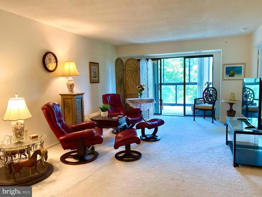 Photo of Unit 722 at 15100 INTERLACHEN DRIVE