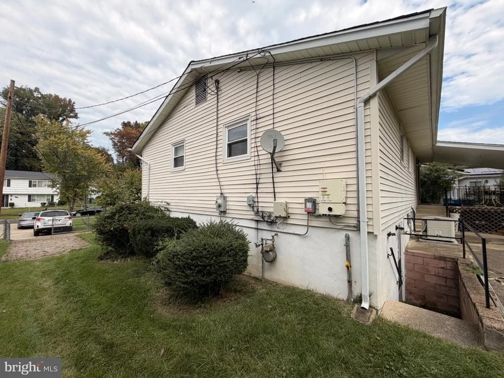 Photo of 6911 CANYON DRIVE