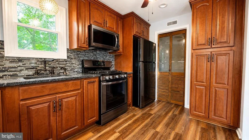 Photo of 107 W BEACH ROAD