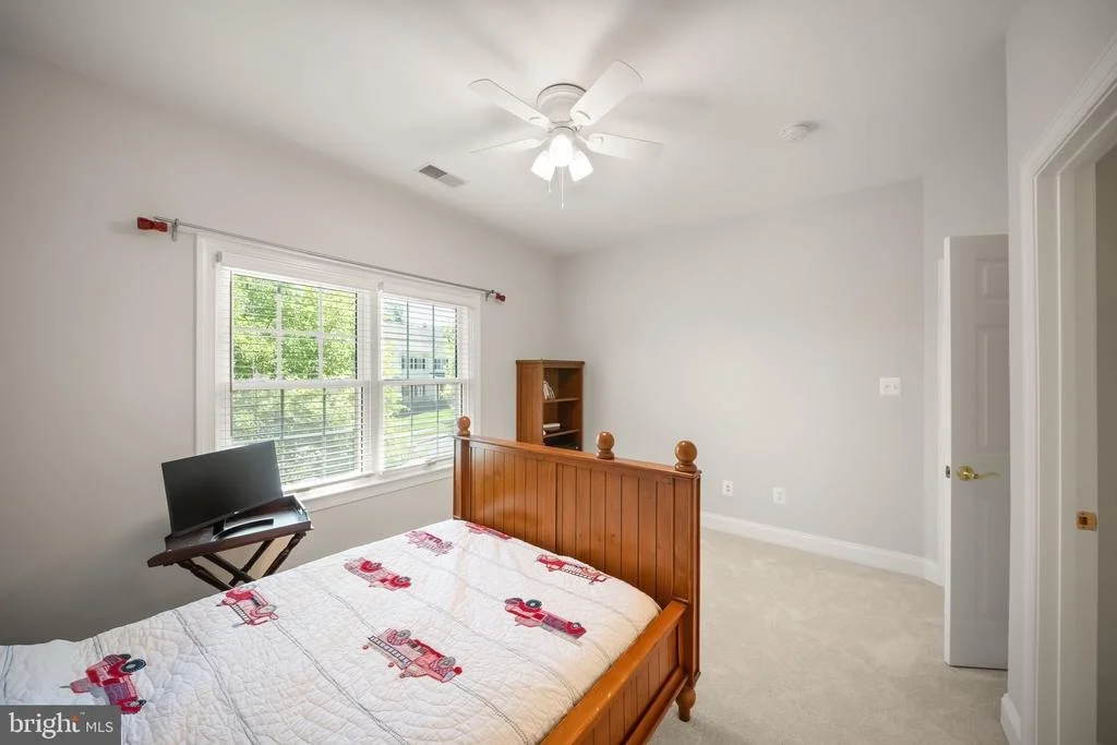 Photo of 43916 RIVERPOINT DRIVE