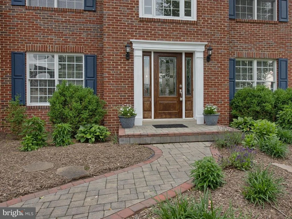 Photo of 6147 FIELDCREST DRIVE
