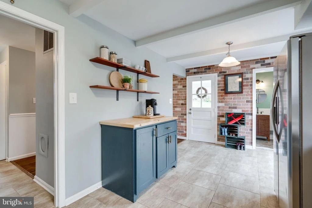 Photo of 6810 HUNTSMAN BOULEVARD