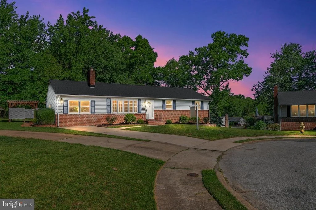 Photo of 596 FOREST VIEW ROAD