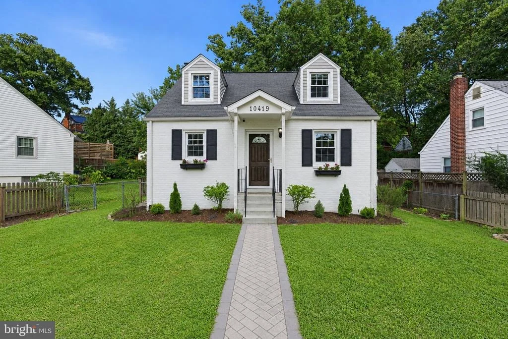 Photo of 10419 GRANDIN ROAD
