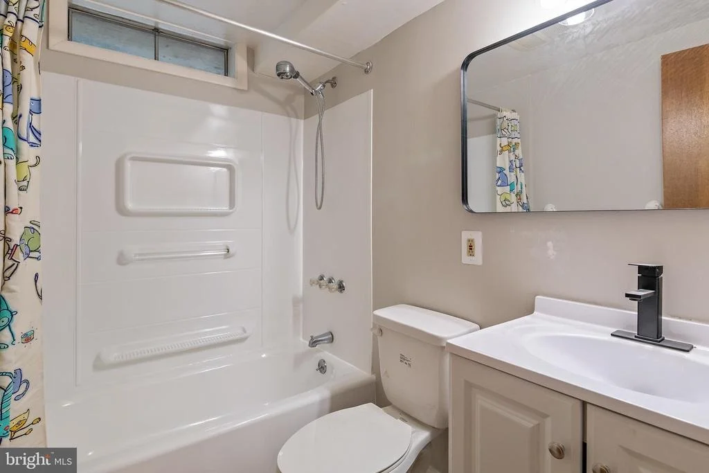Photo of 970 HIGHPOINT DRIVE