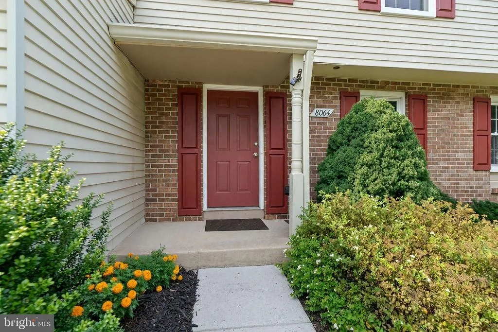 Photo of 8064 RED JACKET WAY