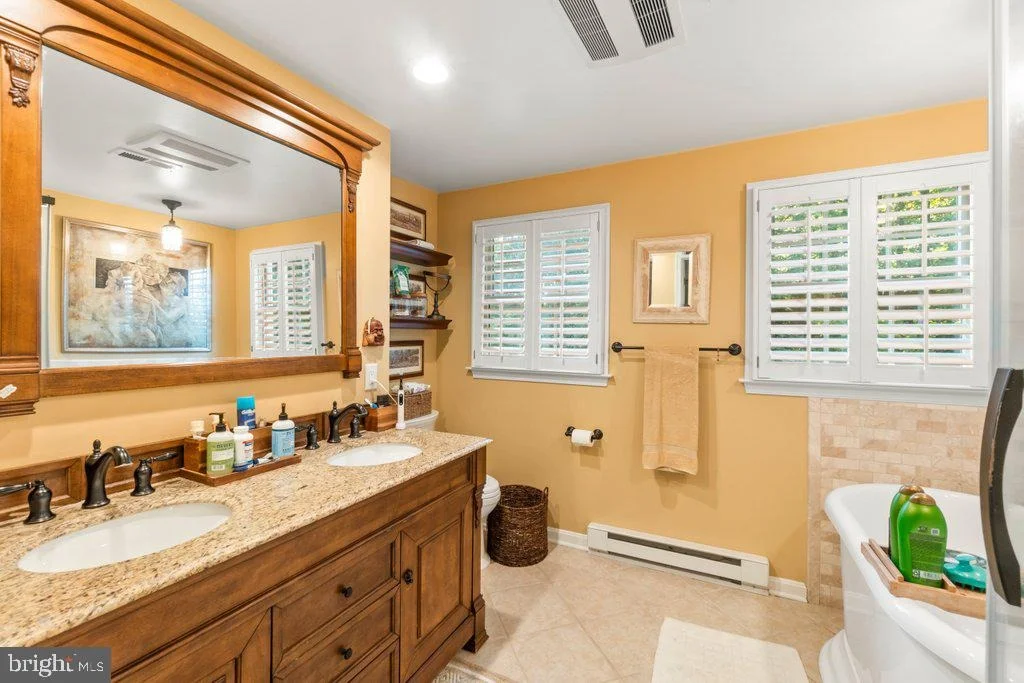 Photo of 4208 RAVENHURST CIRCLE