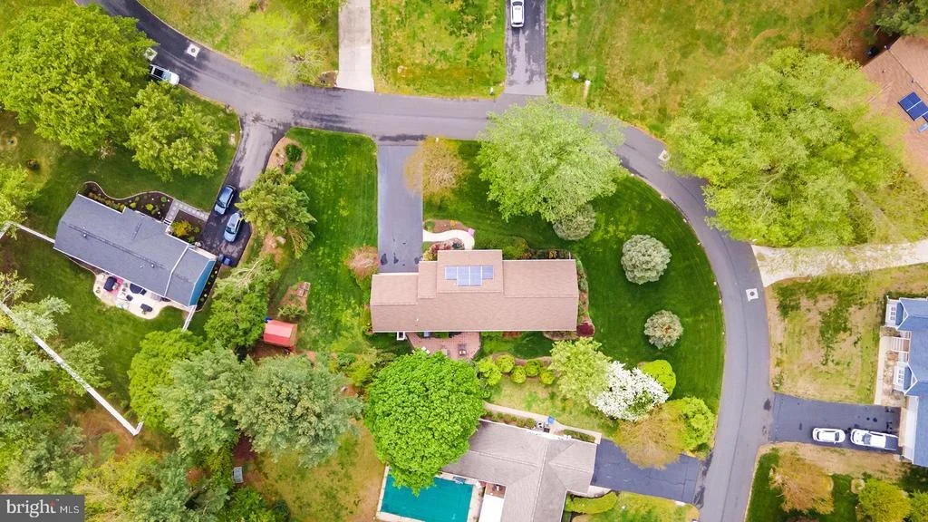 Photo of 30390 E MILL RUN