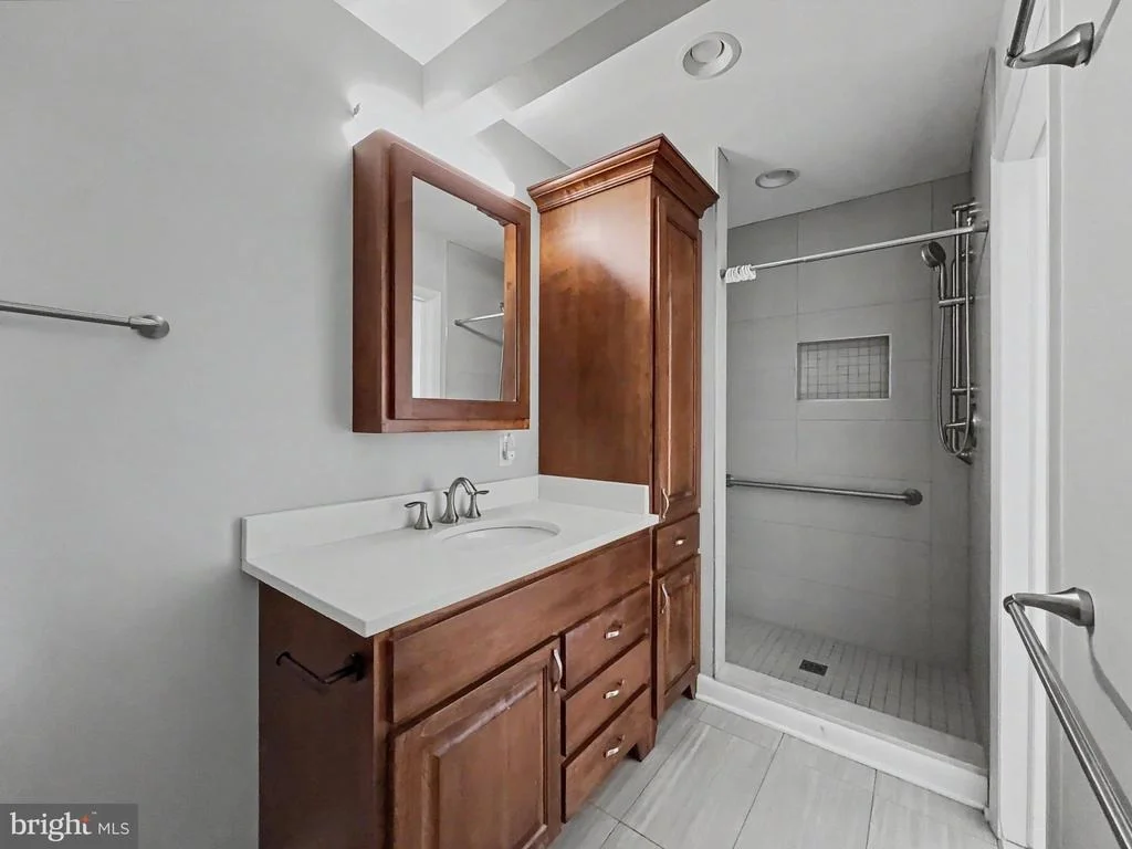 Photo of 1318 DENBY ROAD