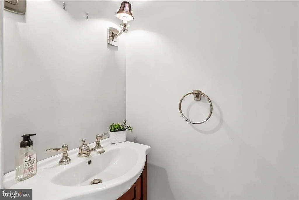 Photo of 3202 PICKWICK LANE