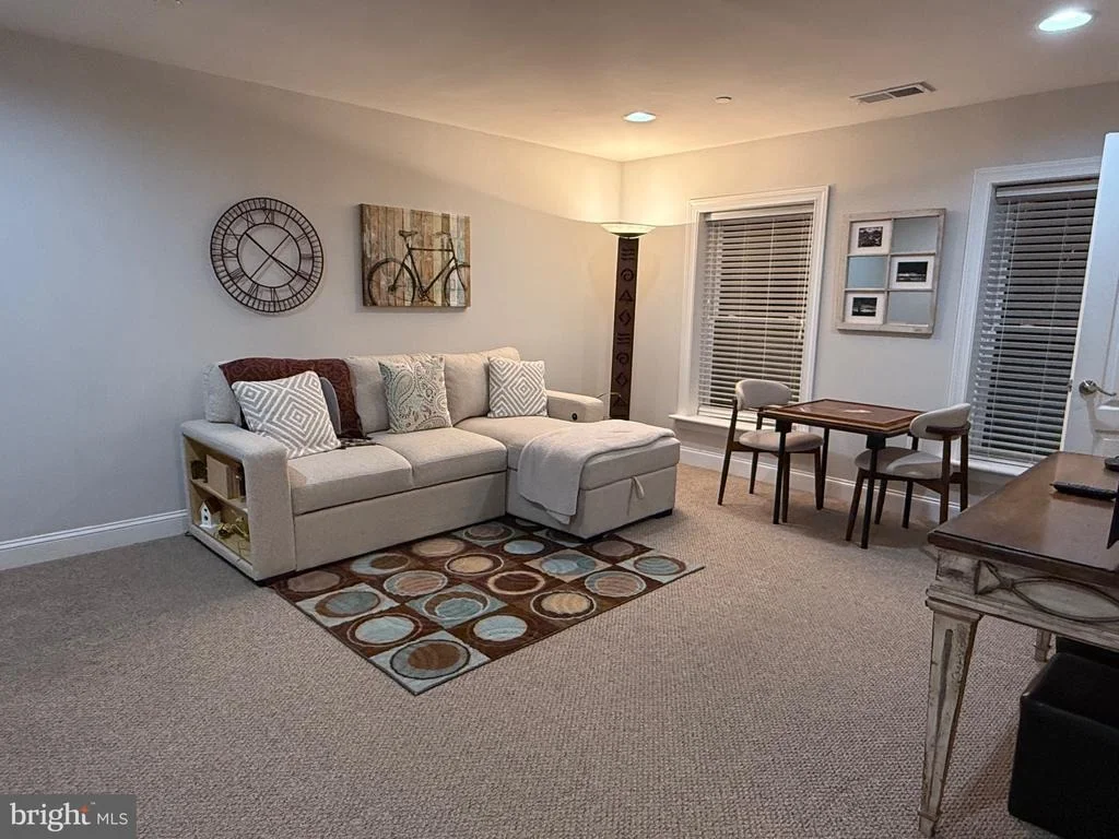 Photo of 20 MAXWELL SQUARE