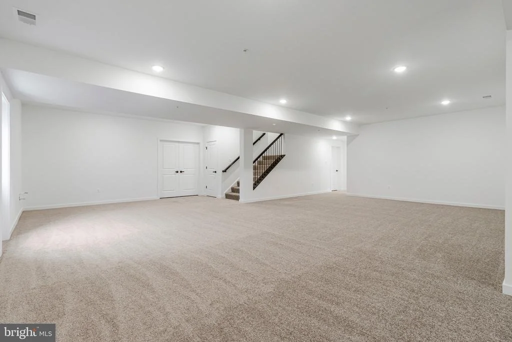 Photo of 2000 ARAM DRIVE