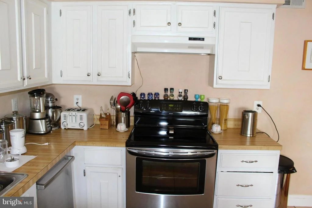 Photo of 1436 LONGHILL DRIVE