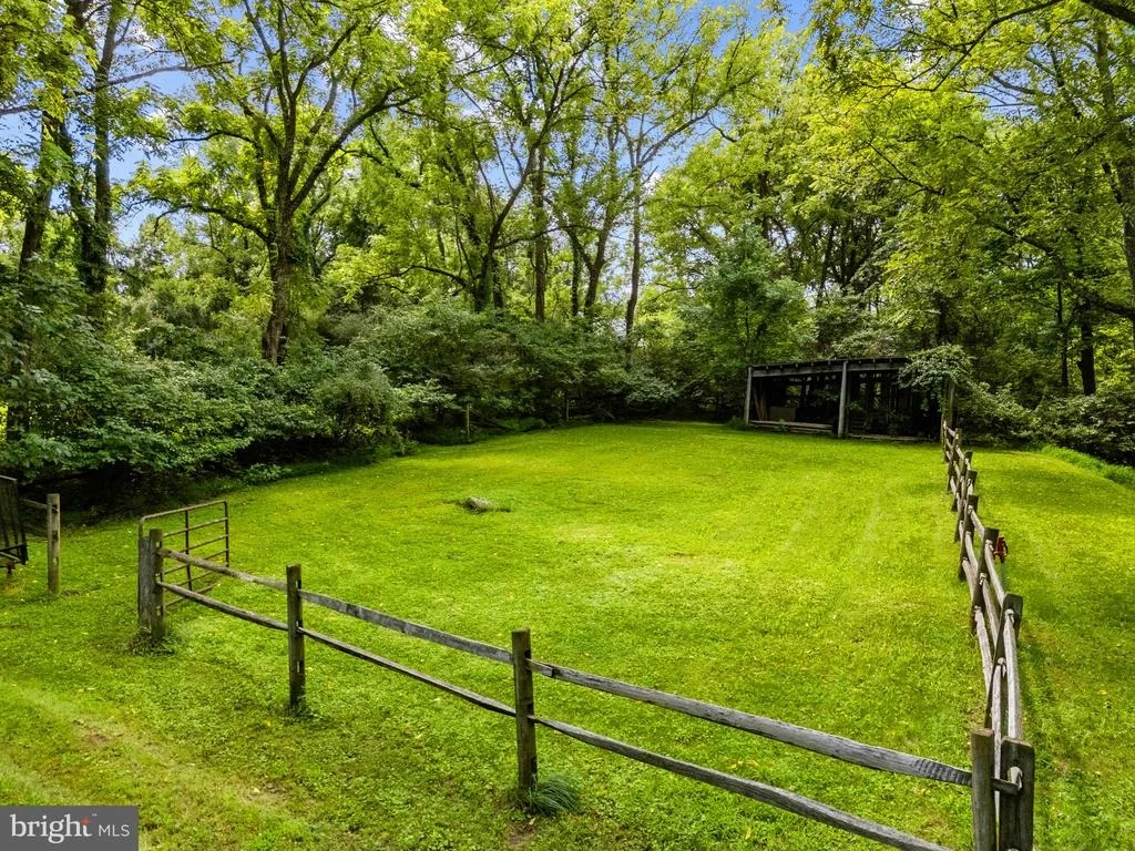 Photo of 39902 THOMAS MILL ROAD
