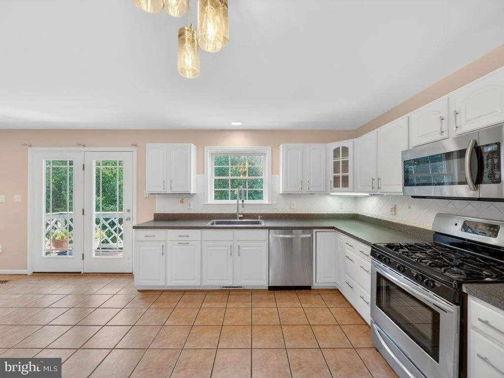 Photo of 9290 BAKER STREET