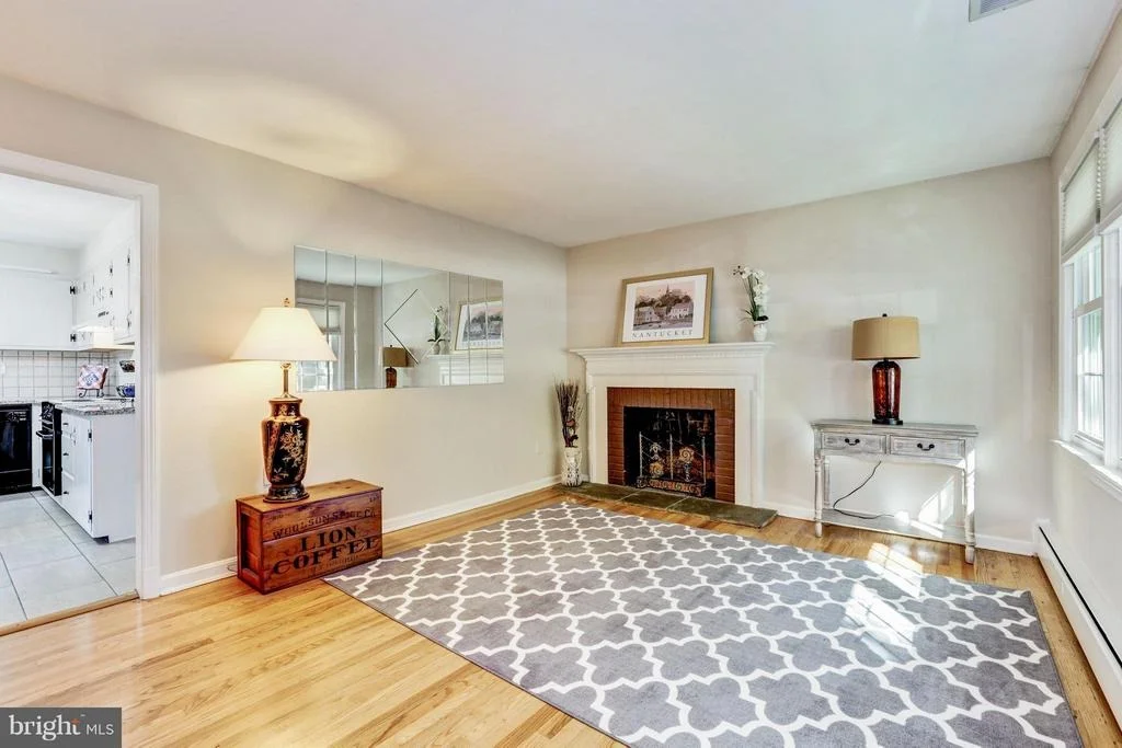 Photo of 18112 MUNCASTER ROAD
