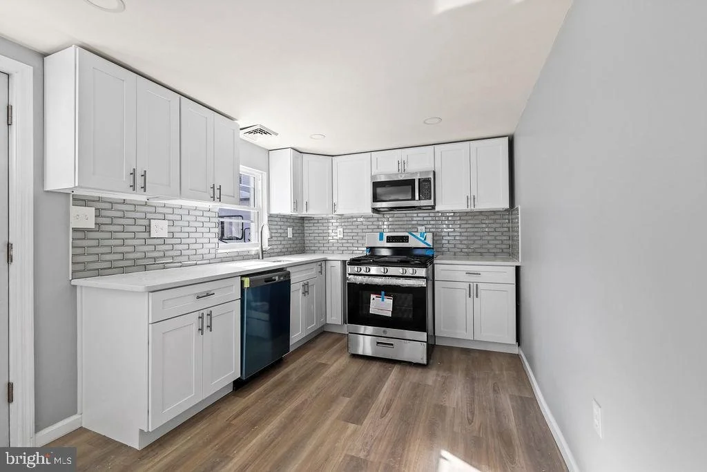 Photo of 408 W 3RD AVENUE