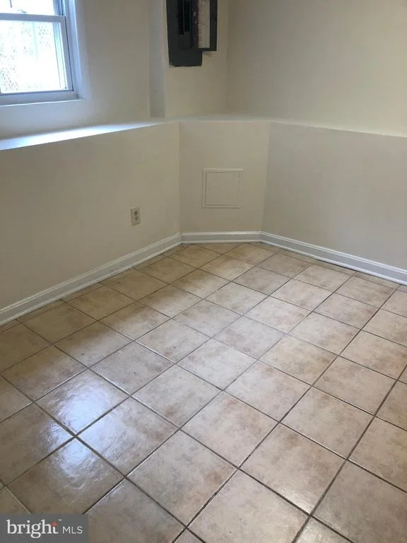 Photo of 516 MENTOR AVENUE