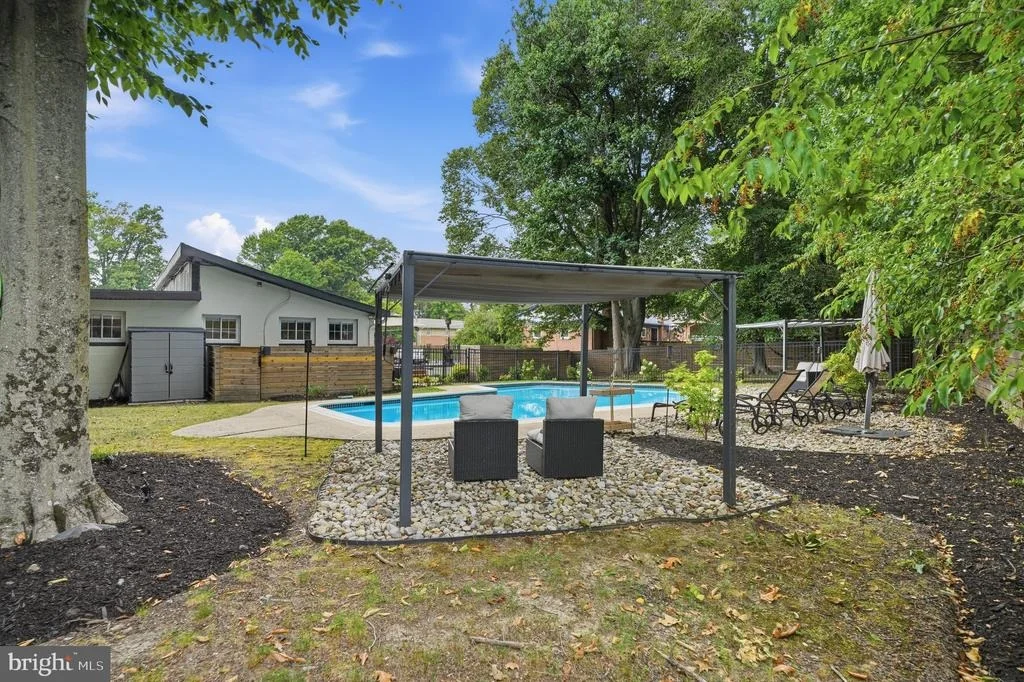 Photo of 6410 BUSHEY DRIVE