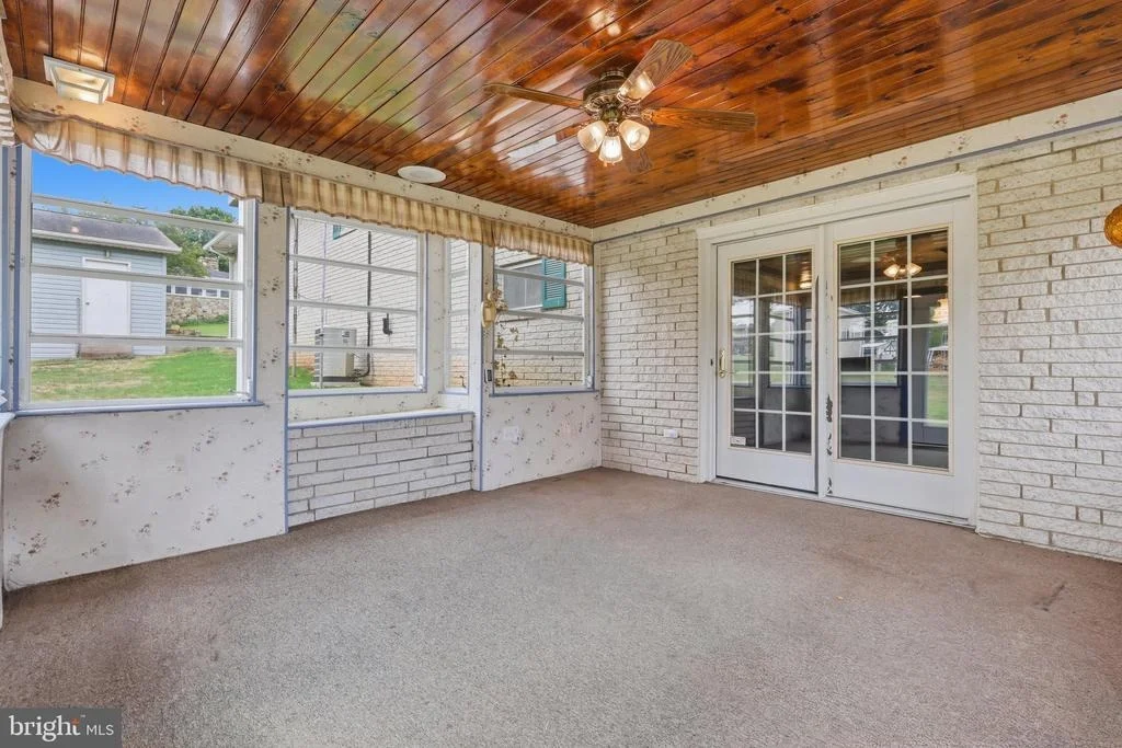 Photo of 5893 AMBAU ROAD