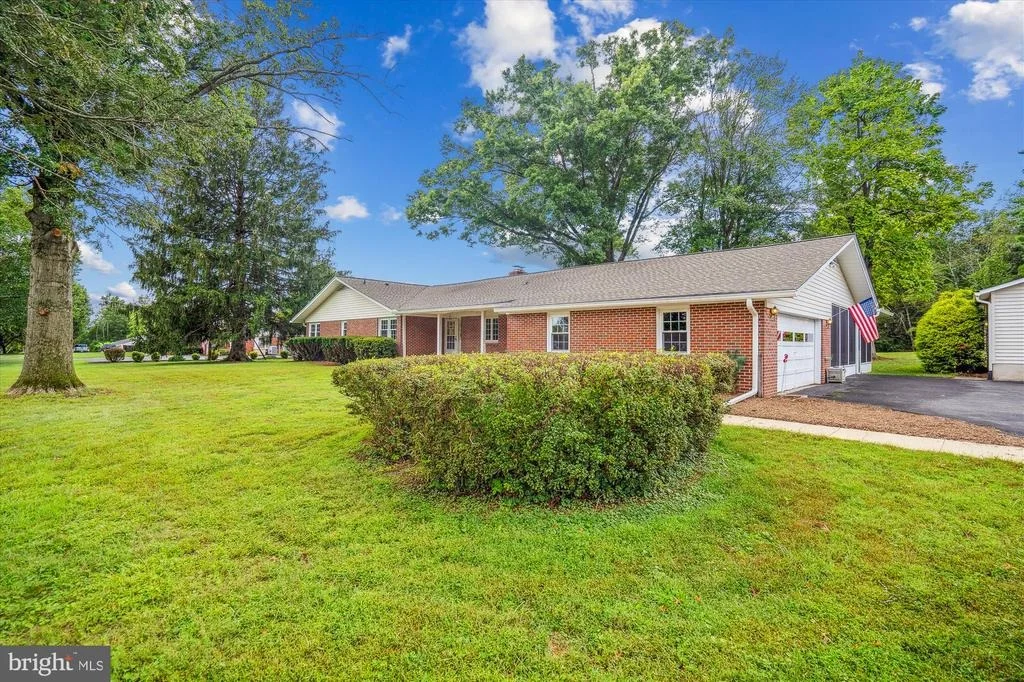 Photo of 16808 NORBROOK DRIVE