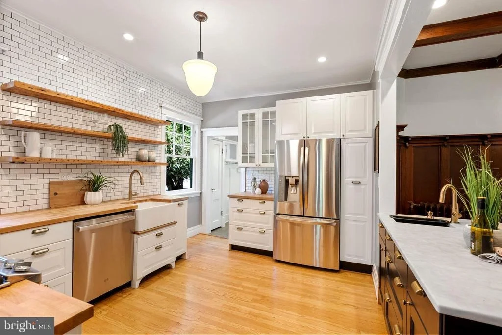 Photo of 4000 WHITE AVENUE
