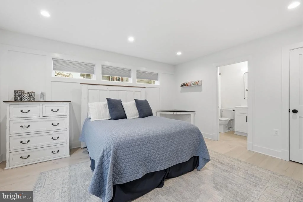 Photo of 1422 HOWARD ROAD