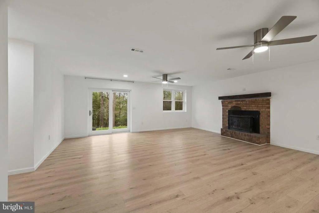 Photo of 9947 BOYDS TURN ROAD