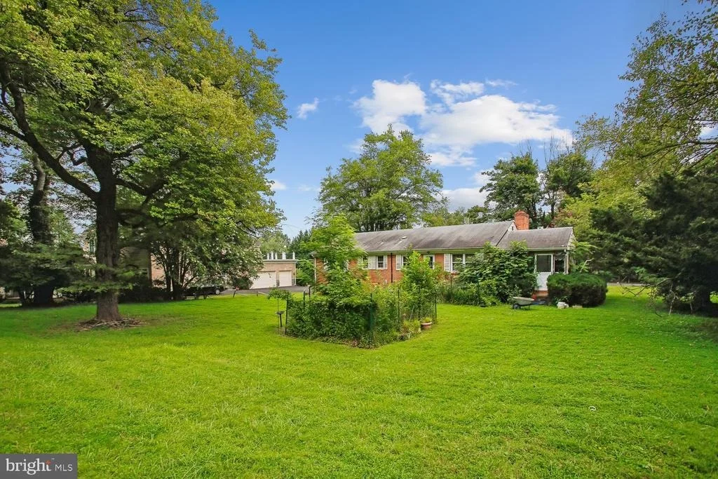 Photo of 2810 HILL ROAD