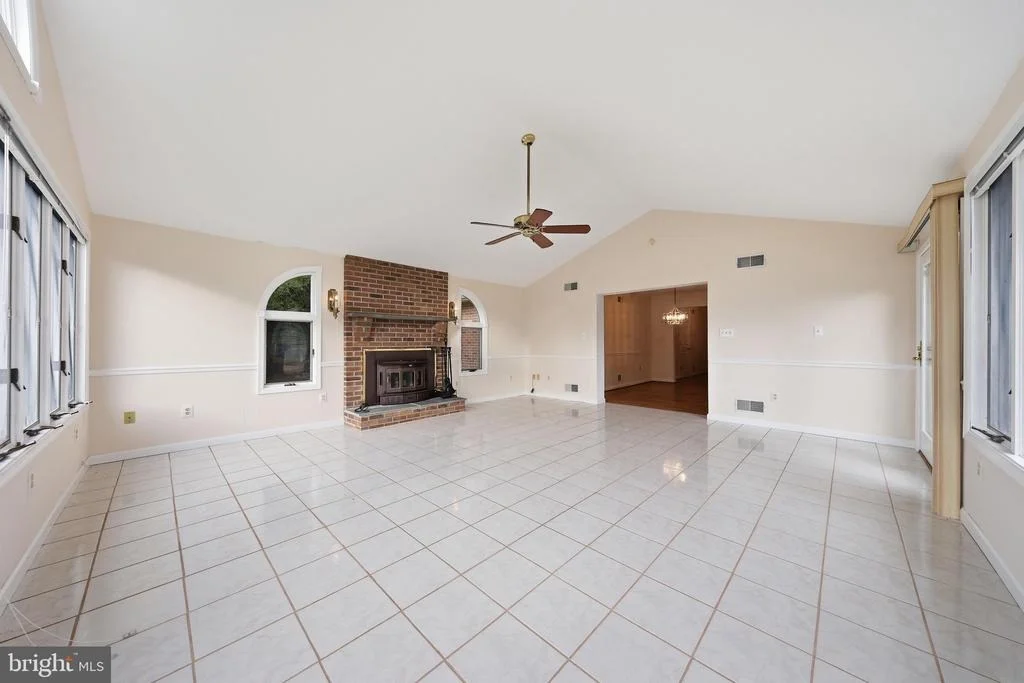 Photo of 5194 DEBRA ROAD