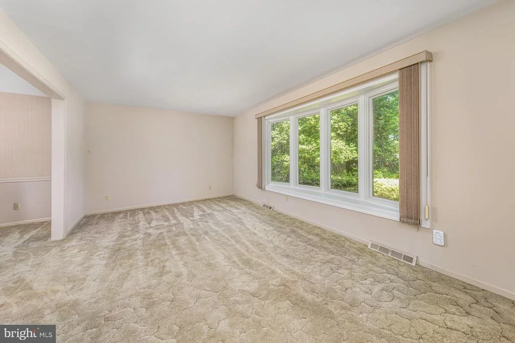 Photo of 73 COLONIAL TERR